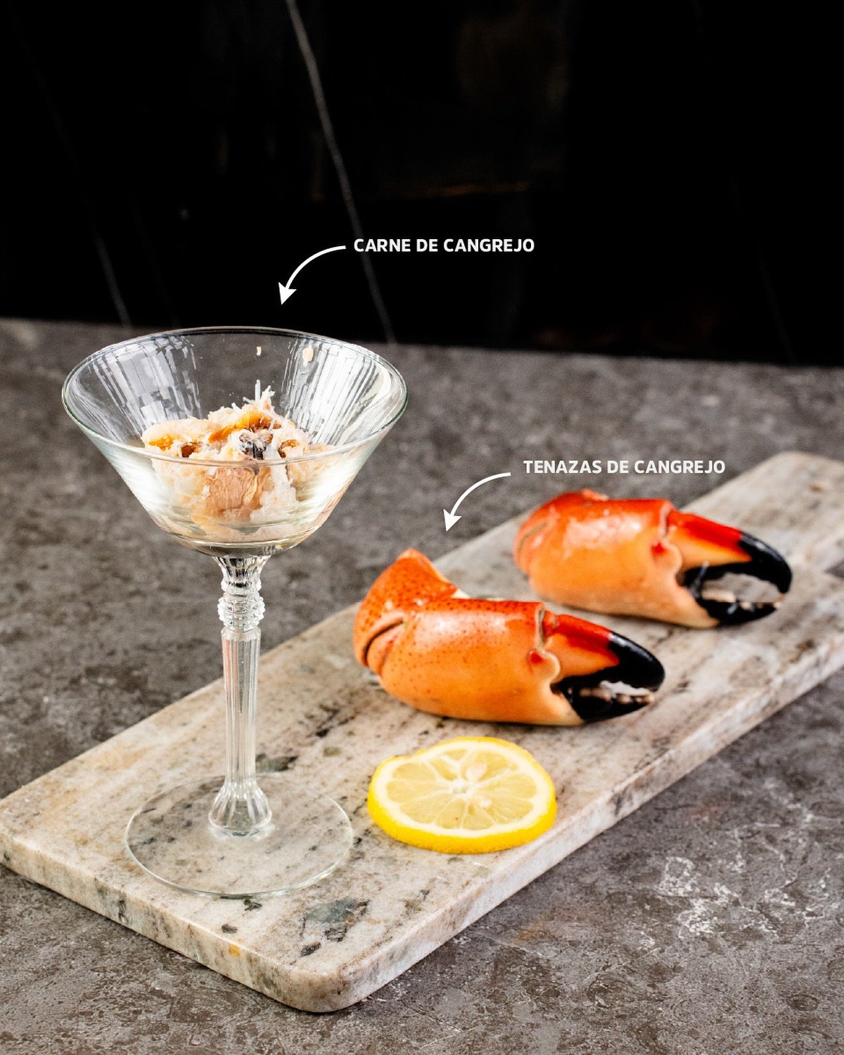 Un lujo que se sirve en copa 🍸🦀 Carne y tenazas de cangrejo moro, directo del Golfo de México hasta tu mesa. #seafood #campeche #santocangrejo #crab