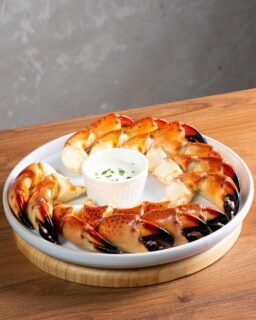 Perfectas para compartir, imposibles de olvidar. ¿Con quién te las comerías? #seafood #stonecrab #cangrejo #mariscos #santocangrejo